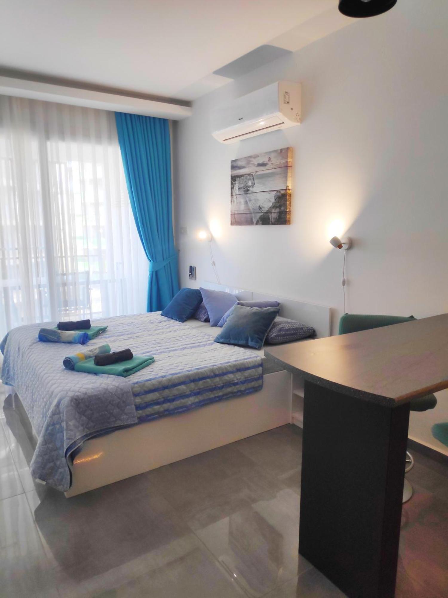 Relax&Dream Apartment Long Beach Agios Georgios  エクステリア 写真